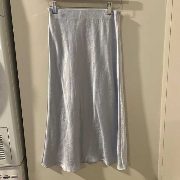 Babaton new without tags slip skirt size 2 - Picture 2 of 4